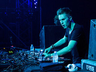 Nicky Romero op bezoek in de Coen en Sander Show