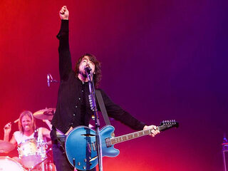 Kick-off Super Bowl-weekend door Foo Fighters in parkeergarage