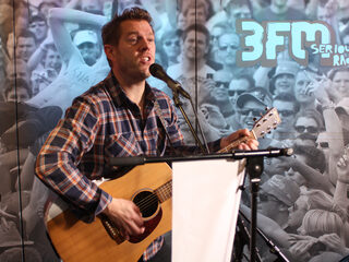 Max van den Burg maakt 'Het Dorp 2013'