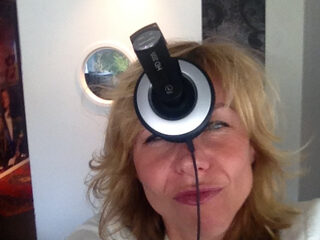 "Over 15 jaar zijn koptelefoons overbodig"