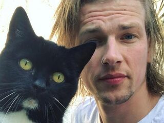 Op dierendag maken we dieren-radio vanaf Tim Dawn's kinderboerderij!