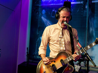 Triggerfinger live bij Giel