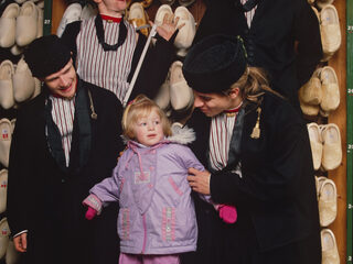 Gezocht: meisje op foto met RHCP