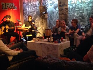 Dit is Domien Huiskamerconcert met Kensington