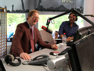 No-no-no... notaris!