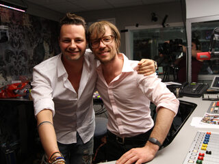 Fred van Leer op bezoek bij Giel, Coen en Sander