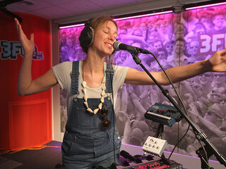 Eveline Vroonland live op de Speelplaats