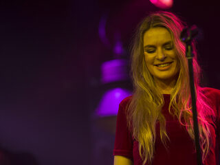 Sandra van Nieuwland in Stenders Late Vermaak