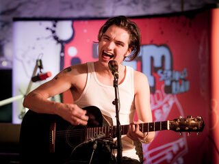 Jett Rebel doet Michael Jackson mash-up en staat op NSJ