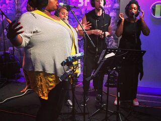 Shirma Rouse live bij Giel