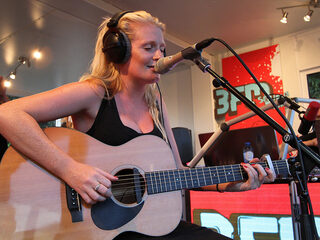 Miss Montreal live bij Giel