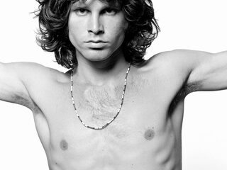 Zangeres beweert dat haar ex Jim Morrison heeft vermoord