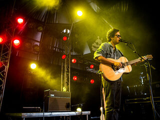 Luke Sital-Singh zet De Speelplaats in vuur en vlam