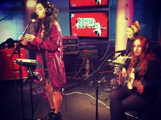 Charli XCX live bij Giel