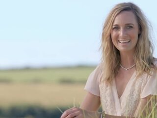 Emma Stevens live bij Giel