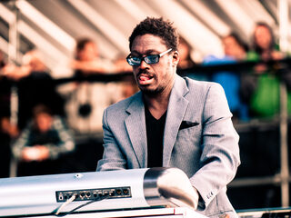 Jack White-toetsenist Ikey Owens overleden