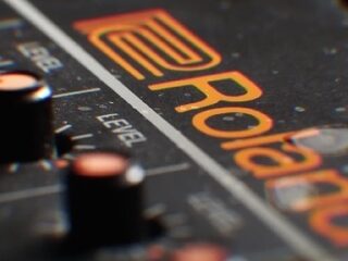 Documentaire over drumcomputer Roland TR-808 met Pharrell en David Guetta