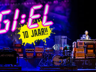 Giel verrast fans tijdens jubileumfeest in Carré