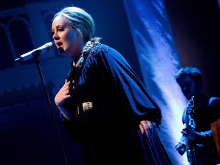 Adele gaat op wereldtour in 2016