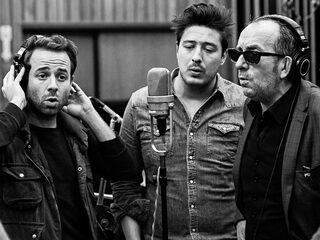 Marcus Mumford brengt met country-folk supergroup ode aan Bob Dylan