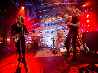 Orange Skyline in Dit Is Domien