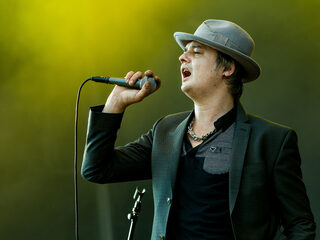 Pete Doherty brengt ode aan Amy Winehouse