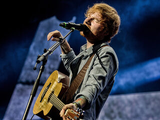 Hoeveel eten kan Ed Sheeran in z'n mond proppen?