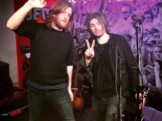 Andy Burrows live bij Giel