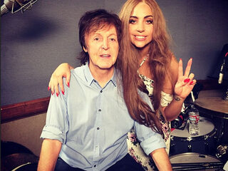 Lady Gaga en Paul McCartney samen in de studio gespot