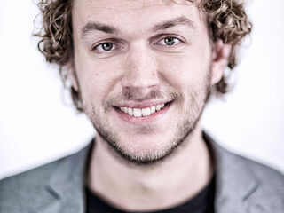 Mark blaast je speakers op met Orange Maplewood