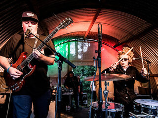 The Miseries speelde hun nieuwe werk live bij Giel