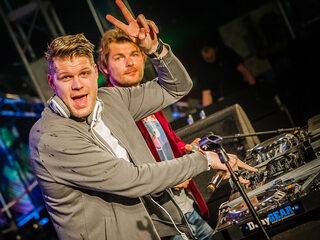 Met dit muzieklijstje zwaaien we Coen en Sander uit