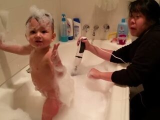 Heb je wel eens een twerkende peuter gezien?