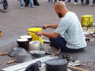 Trommelmeneer maakt toffe beats van afval