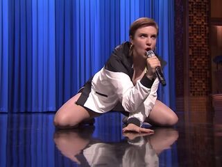 Lena Dunham neemt playback battle bloedserieus