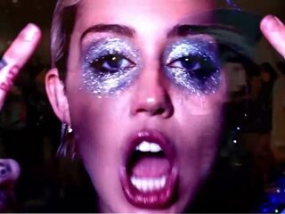 Miley Cyrus werkt aan spacey rockalbum