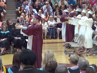 Geslaagd? Doe een dansje met je jaargenoten!