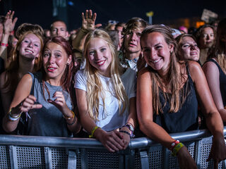 Win jij wél tickets voor Met Je Friends naar Lowlands?