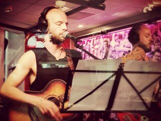 Marten Fisher brengt "ode aan wilde midzomernachtfeestjes" bij Domien