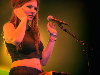 Een psychedelische versie van 'Drank En Drugs'