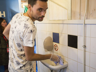 DJ's doen corvee - de leukste momenten!