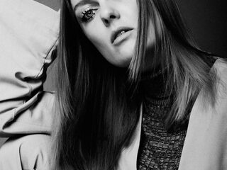 Serious Talent Roundup: nieuwe videoclips Max Meser, Amber Gomaa en The Indien