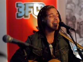 James Morrison zong briljant bij Giel