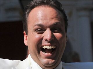 Frans Bauer zingt feestelijk en fraGIEL