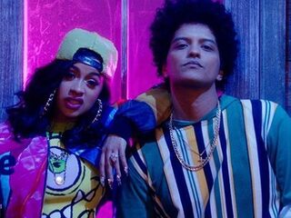 Remix bezorgt Bruno Mars binnenkomst in top 10