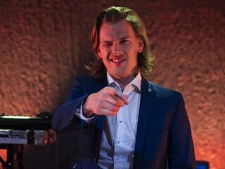 Sander stelt 'Deftige Donderdag' in: Als je chique bent moet je thuisblijven!