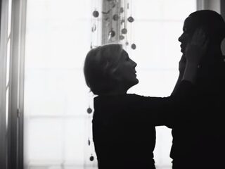 ICYMI: Videoboodschap voor Eagles Of Death Metal, Dotans nieuwe clip