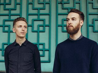 HONNE coverde Adele bij Giel