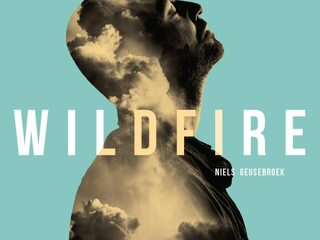 Niels Geusebroek en Fais live bij Giel