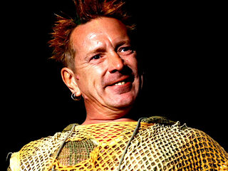 Vandaag in 1977 worden Sex Pistols van hun label gekicked